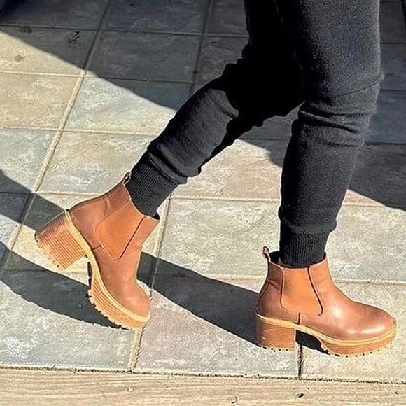 MIA Shoes - MIA Brown Chelsea Platform Ankle Boots | Women’s 9